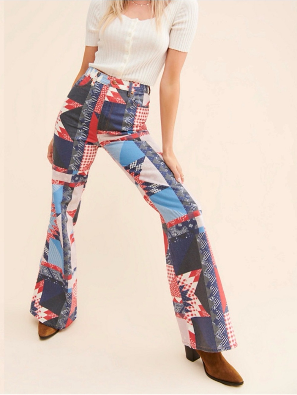 Wrangler Wanderer Patchwork Print Wide-Leg in Blue & Red - Picture 4 of 6